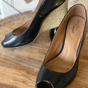Black Open-toe Comfort Wedge